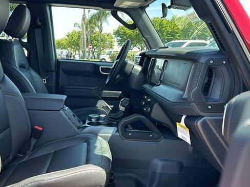 New 2026 Ford Bronco Big Bend w/ Black Diamond Package AWD/4WD image 11