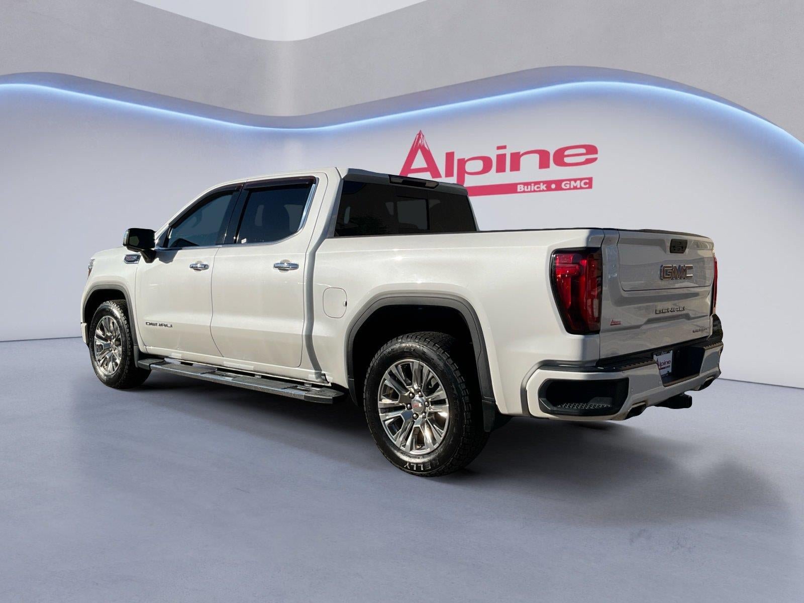 Used 2021 GMC Sierra 1500 Denali w/ Driver Alert Package II AWD/4WD image 3