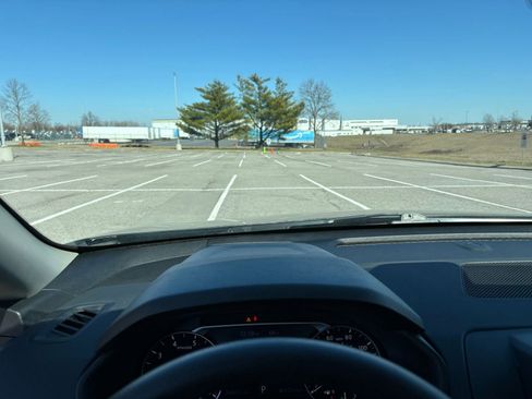 Used 2025 Nissan Altima 2.5 SV image 34