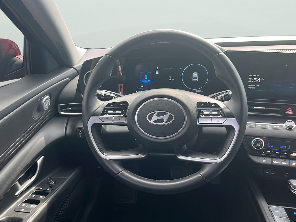 Certified 2024 Hyundai Elantra Limited FWD image 11
