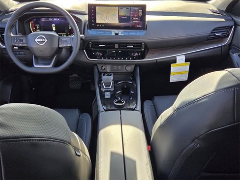 New 2026 Nissan Rogue Platinum image 6