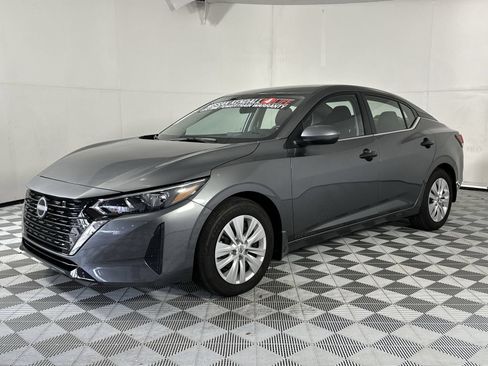 Used 2025 Nissan Sentra S FWD image 4