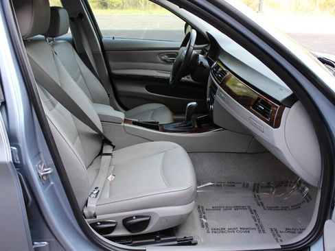 Used 2011 BMW 328i xDrive Sedan image 17