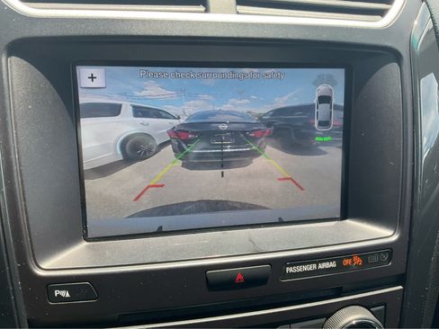 Used 2017 Ford Explorer XLT w/ Equipment Group 202A AWD/4WD image 9