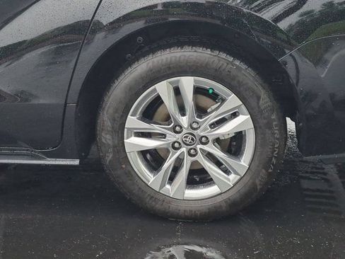 Certified 2026 Toyota Sienna XLE AWD/4WD image 7