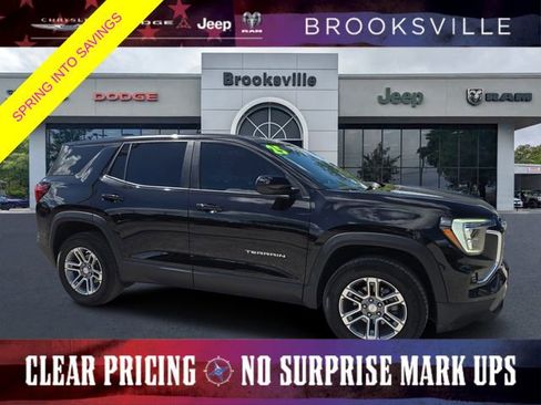 Used 2025 GMC Terrain Elevation image 1