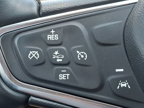 Certified 2025 Chevrolet Malibu RS FWD image 22
