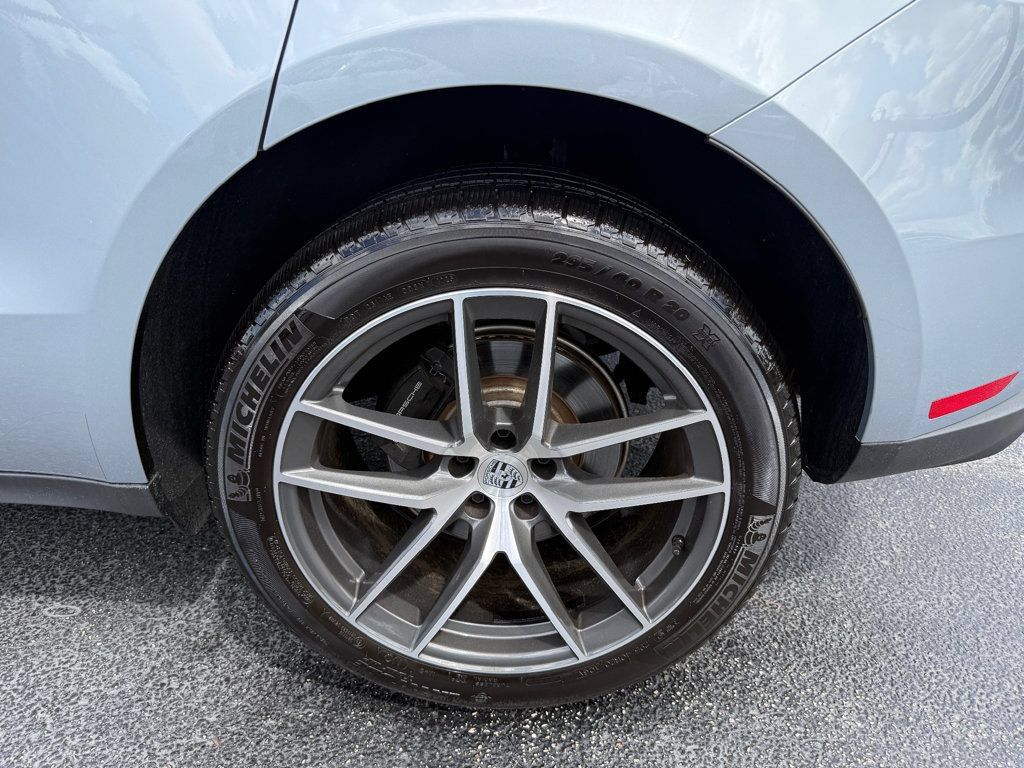 Used 2026 Porsche Macan AWD/4WD image 43