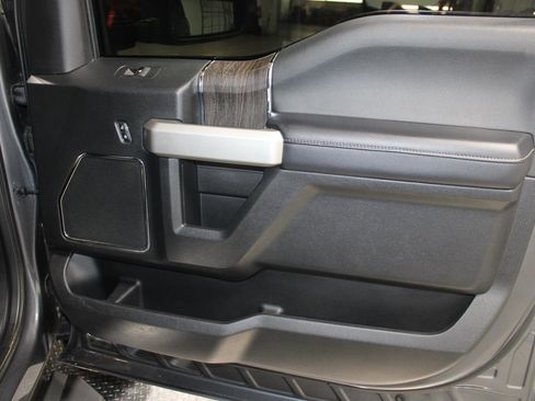 Used 2021 Ford F350 Lariat w/ Chrome Package image 14