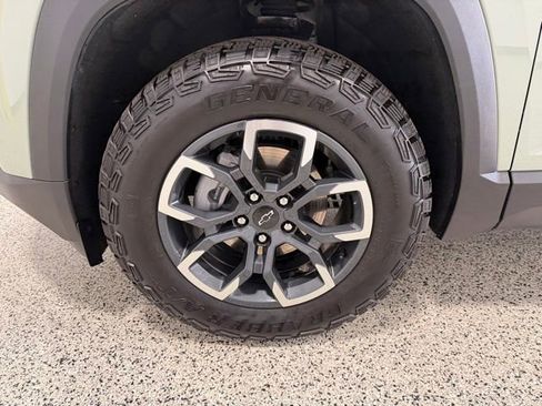 Used 2025 Chevrolet Equinox ACTIV w/ Safety and Technology Package AWD/4WD image 31