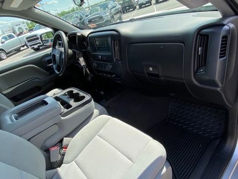 Used 2019 Chevrolet Silverado 1500 Custom w/ Custom Convenience Package AWD/4WD image 24