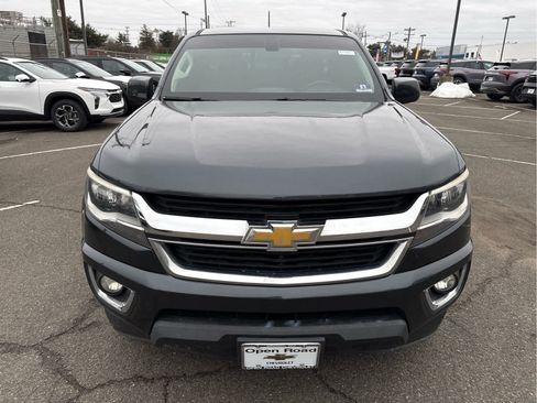Used 2017 Chevrolet Colorado LT w/ LT Convenience Package image 2