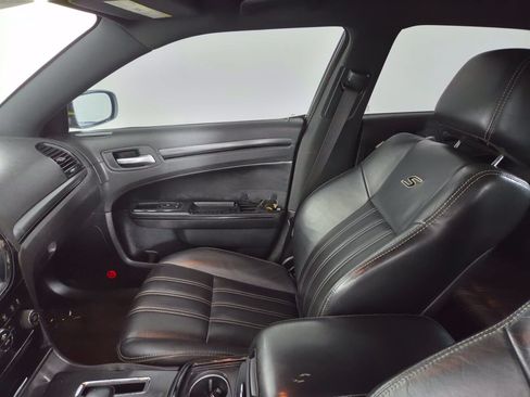 Used 2014 Chrysler 300 S RWD image 16