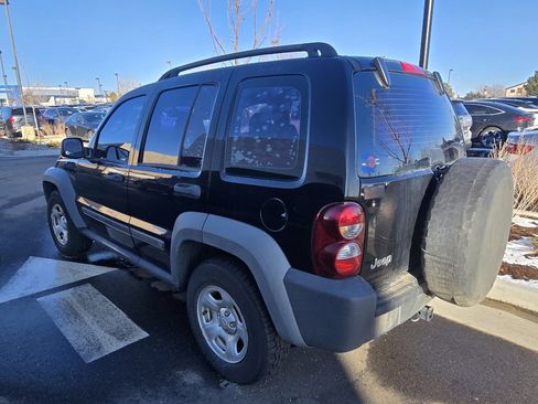 Used 2007 Jeep Liberty Sport image 3