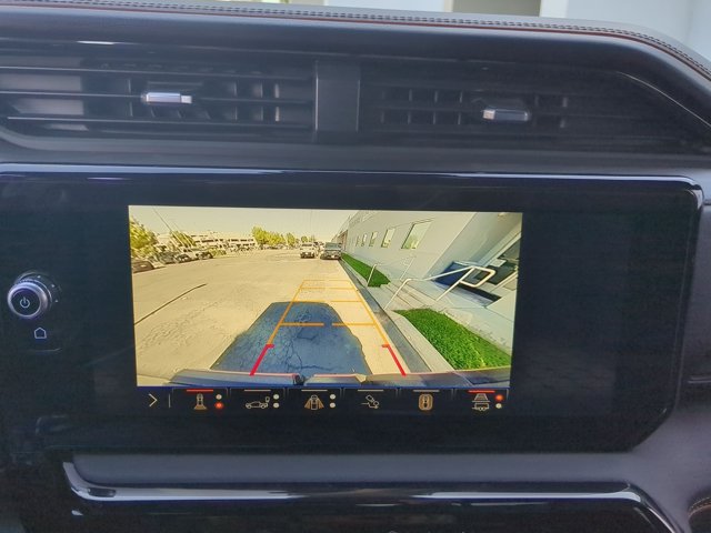 Used 2024 GMC Sierra 1500 AT4 w/ Technology Package AWD/4WD image 13