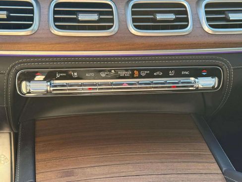 Used 2023 Mercedes-Benz Maybach GLS 600 Maybach GLS 600 image 38