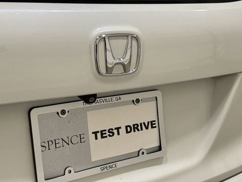 Used 2016 Honda Pilot Touring image 32