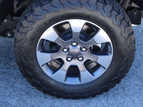 Used 2022 Jeep Wrangler Unlimited Rubicon AWD/4WD image 11