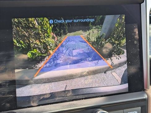 Used 2020 Porsche Macan image 6