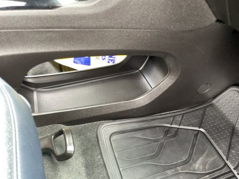 Used 2022 Chevrolet Bolt EUV LT w/ Convenience Package FWD image 48
