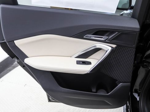 Used 2025 BMW X1 xDrive28i w/ Technology Package image 18