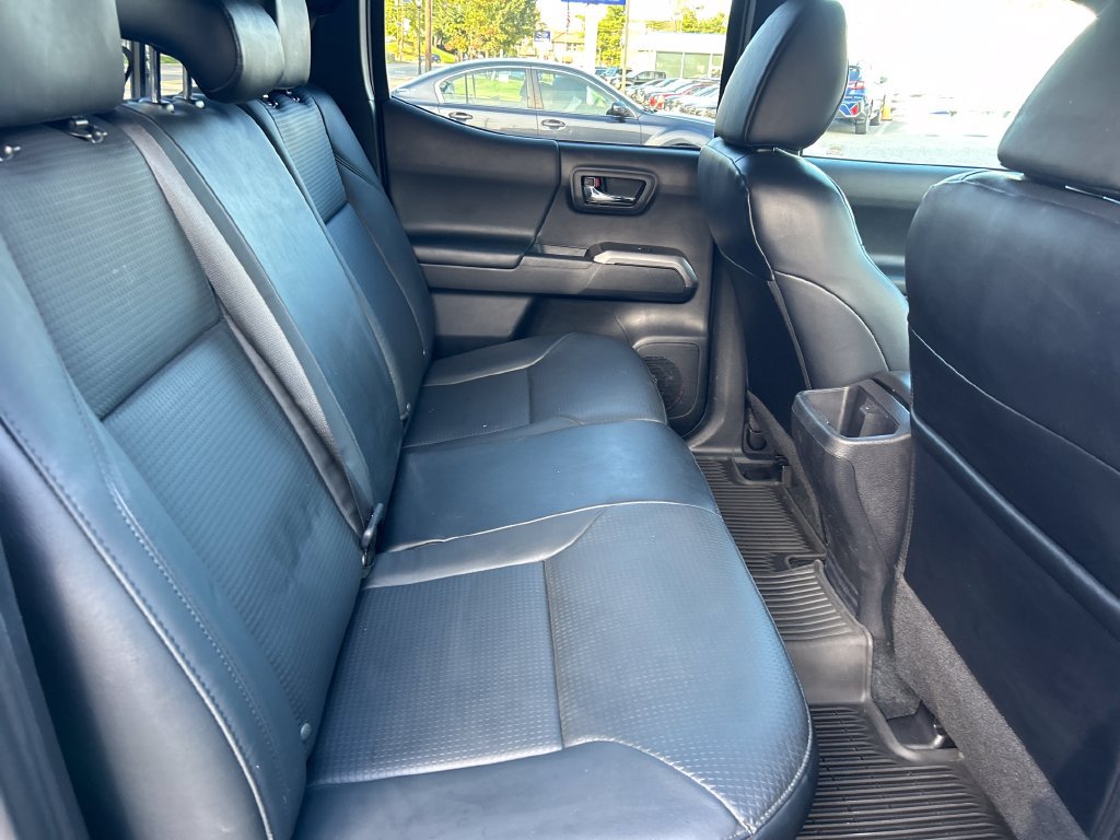 Used 2021 Toyota Tacoma Limited AWD/4WD image 29