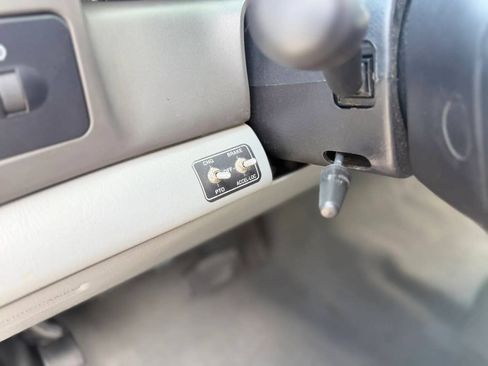Used 2003 Ford F550 2WD Crew Cab Super Duty image 19