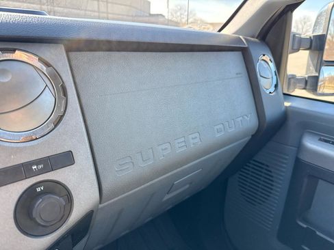 Used 2011 Ford F250 XLT w/ XTR Pkg image 18