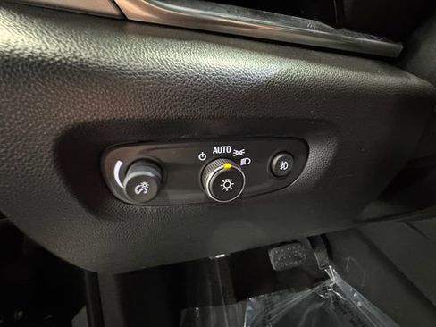 Used 2019 Chevrolet Traverse LT image 22