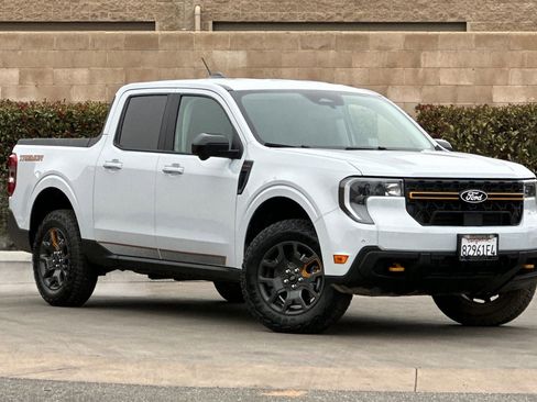 Used 2025 Ford Maverick Tremor image 2