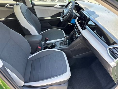 New 2025 Volkswagen Taos SE image 18