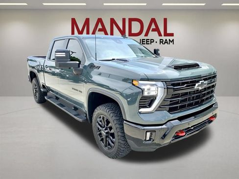 Used 2025 Chevrolet Silverado 2500 LT w/ Trail Boss Package AWD/4WD image 3