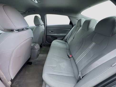 Used 2024 Hyundai Elantra SEL FWD image 15