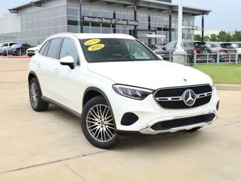 Certified 2025 Mercedes-Benz GLC 300 4MATIC image 1