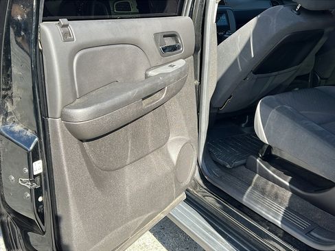 Used 2009 Chevrolet Avalanche LS image 18