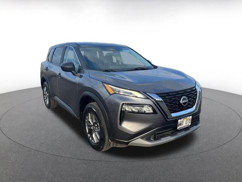 Used 2023 Nissan Rogue S image 1