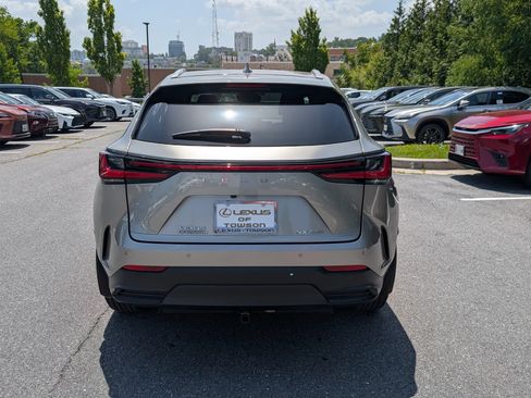 Used 2024 Lexus NX 250 FWD image 4