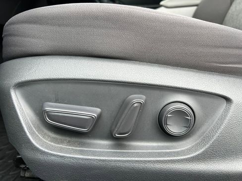 Used 2020 Toyota Camry LE image 13