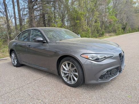 New 2025 Alfa Romeo Giulia AWD w/ Driving Assist Package image 8