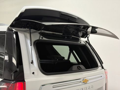 Used 2024 Chevrolet Tahoe LT w/ LT Signature Plus Package image 8