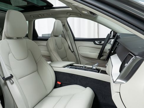 New 2026 Volvo XC60 T8 Ultra image 23