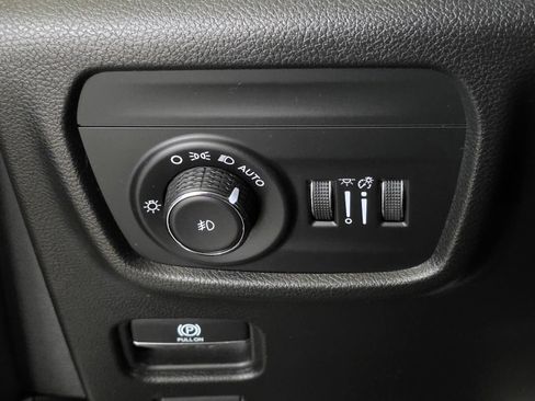 Used 2023 Jeep Grand Cherokee L Limited w/ Luxury Tech Group II AWD/4WD image 33