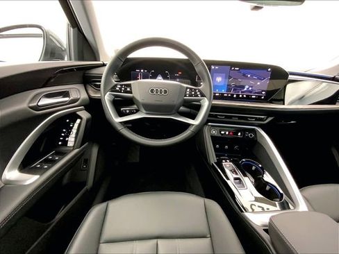 Certified 2025 Audi Q5 Premium w/ Convenience Package AWD/4WD image 11