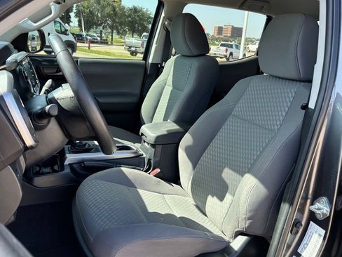 Used 2023 Toyota Tacoma SR5 RWD image 12