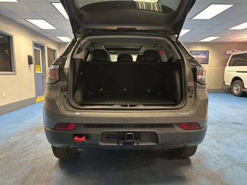 Used 2022 Jeep Compass Trailhawk w/ Trailhawk Elite Group image 8