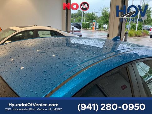 Used 2022 Toyota Prius LE FWD image 9