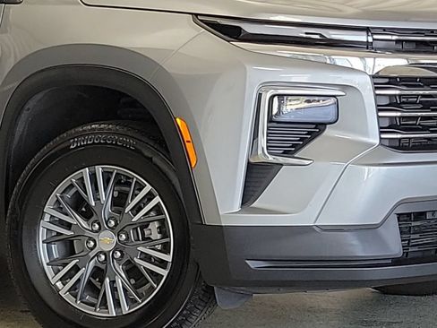Certified 2026 Chevrolet Traverse LT AWD/4WD image 2