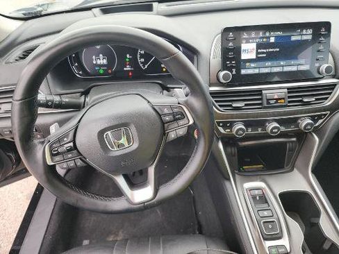 Used 2022 Honda Accord Touring image 7