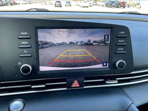 Used 2023 Hyundai Elantra SEL image 13