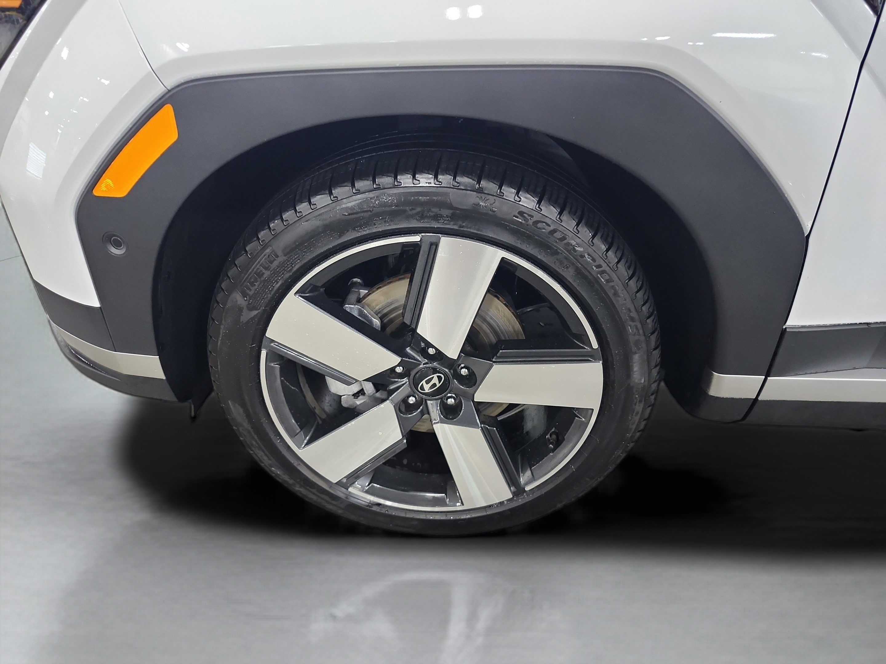 Certified 2025 Hyundai Santa Fe Limited FWD image 24